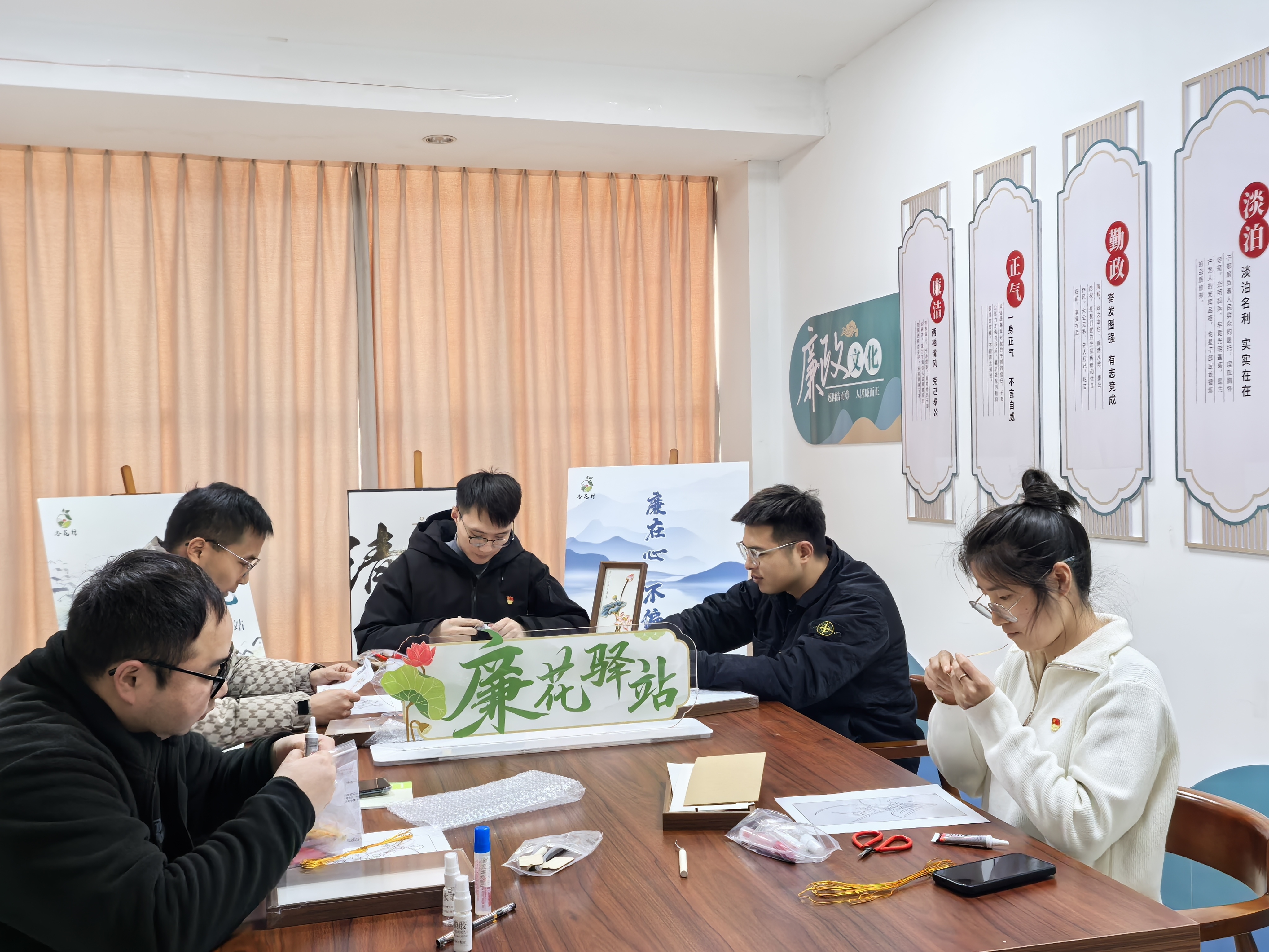 1.活动现场.jpg 1.活动现场.jpg